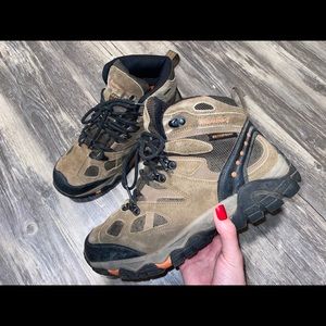 Bearpaw waterproof hiking boots